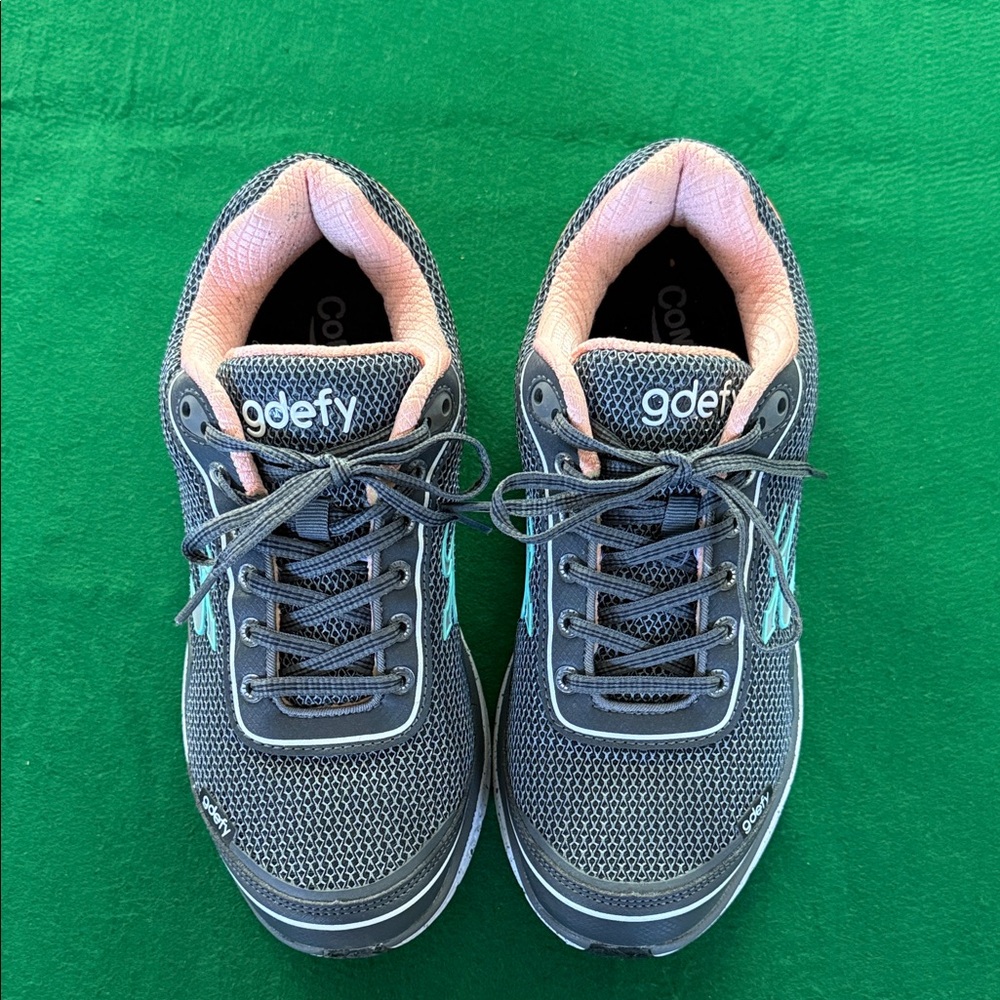 Gdefy Women's Gray and Pink Sneakers